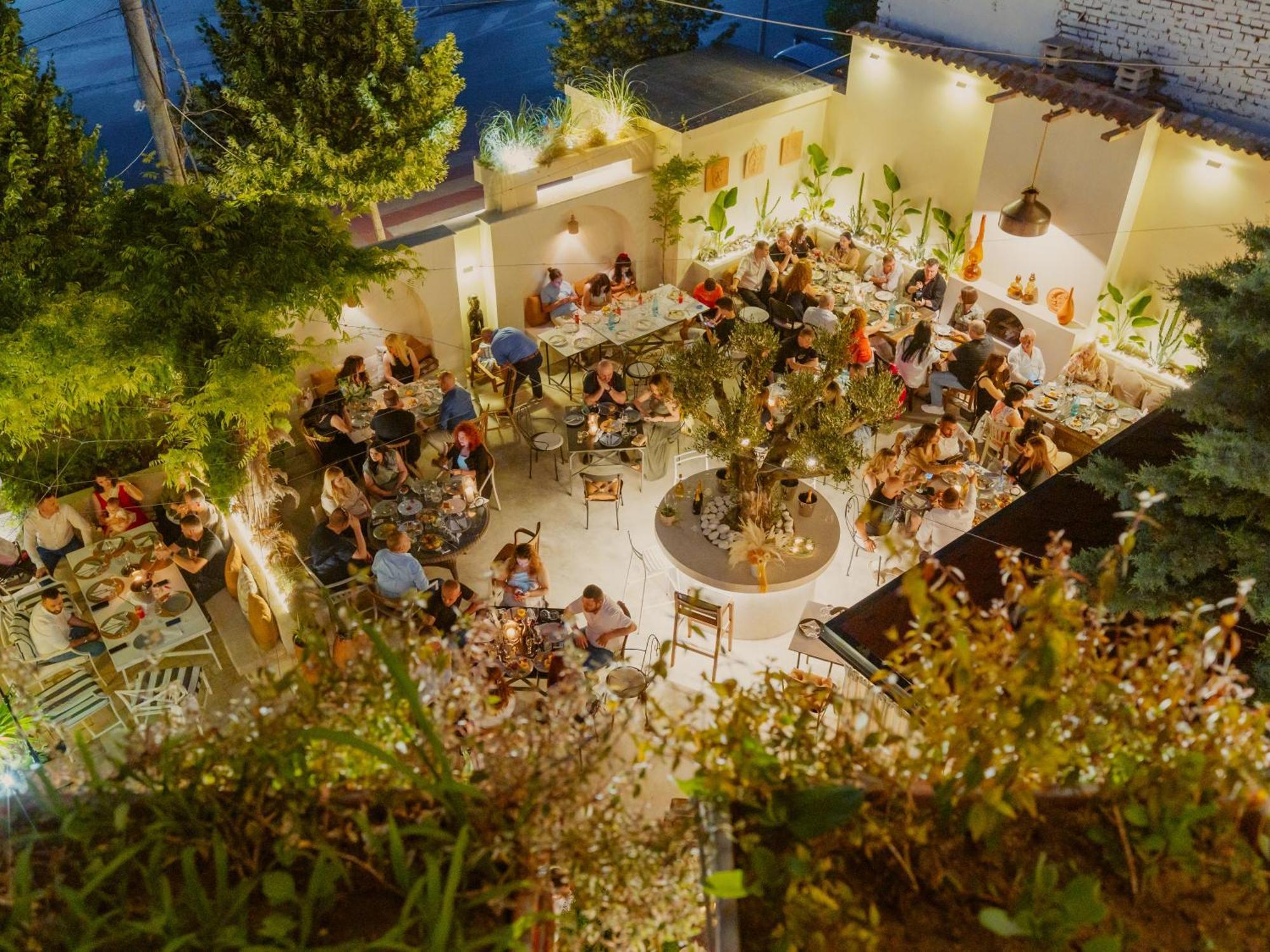 Barba Boutique Hotel Korce Bagian luar foto
