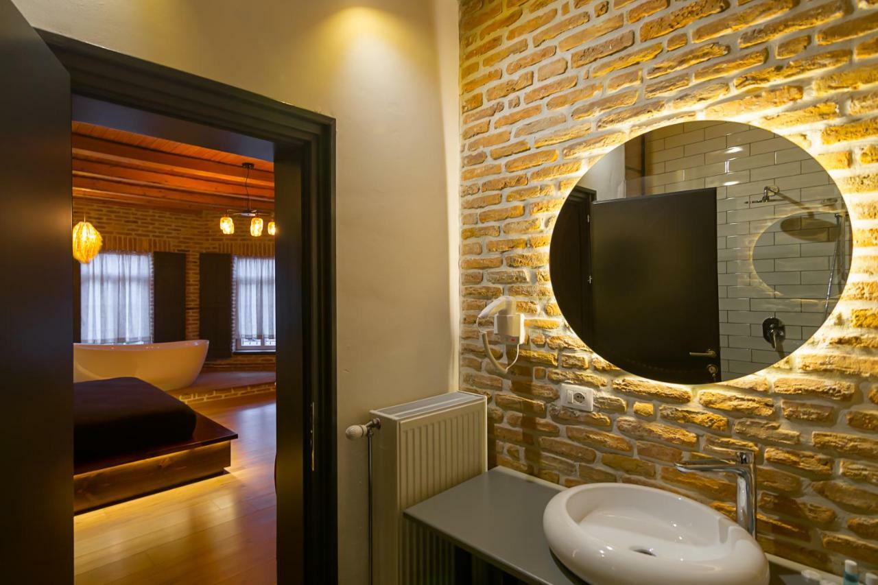 Barba Boutique Hotel Korce Bagian luar foto