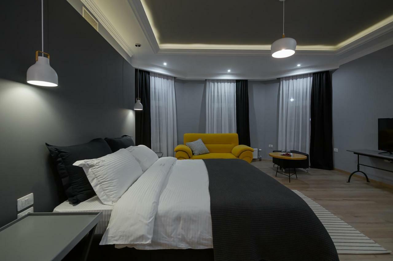 Barba Boutique Hotel Korce Bagian luar foto