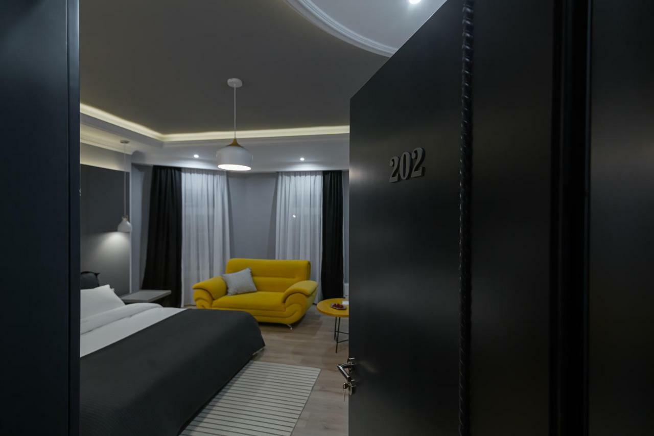 Barba Boutique Hotel Korce Bagian luar foto