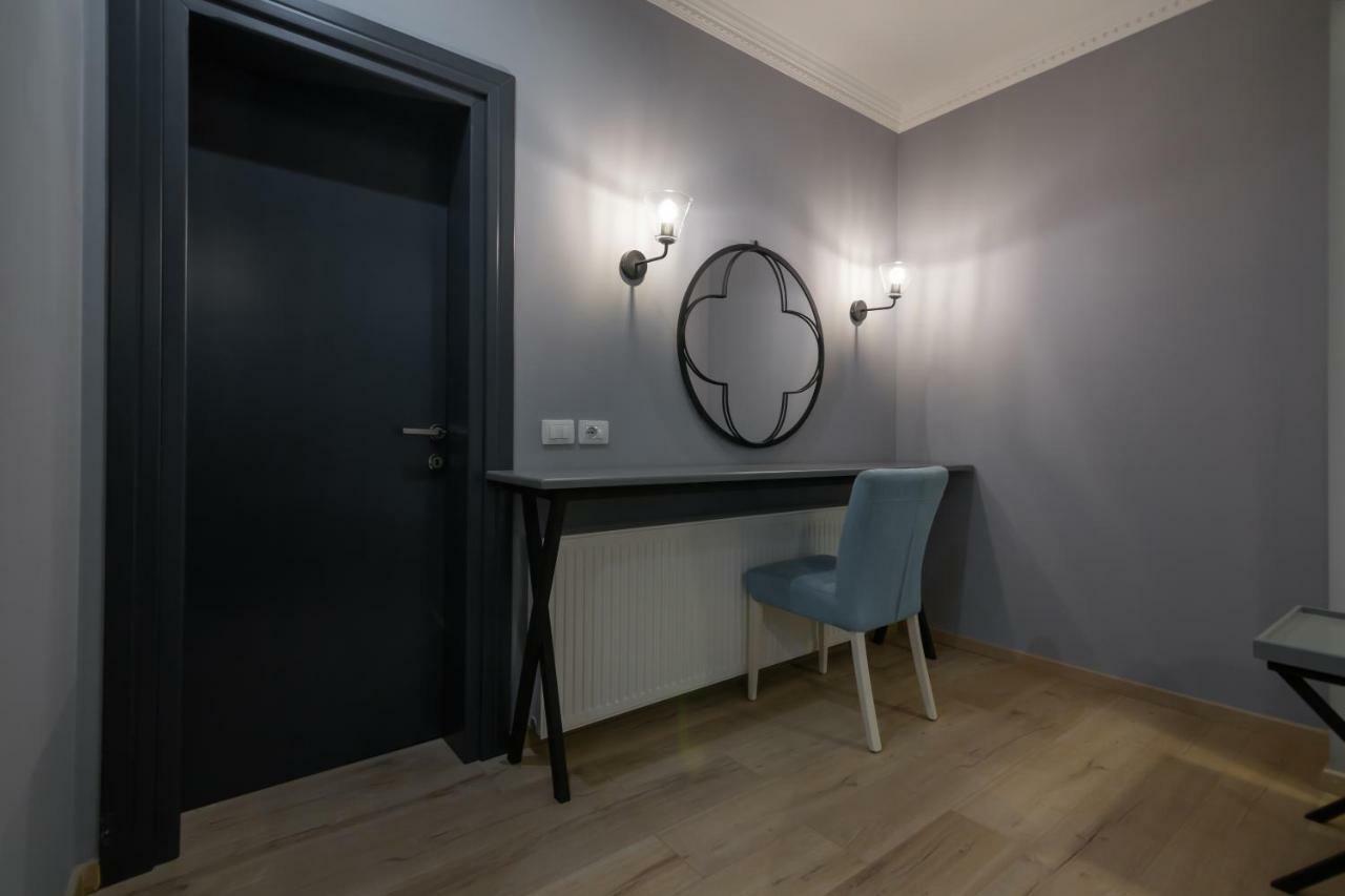 Barba Boutique Hotel Korce Bagian luar foto