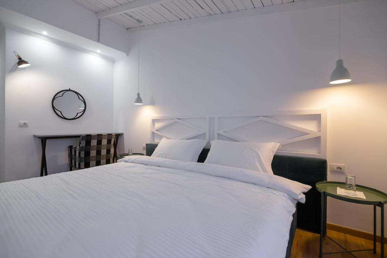Barba Boutique Hotel Korce Bagian luar foto