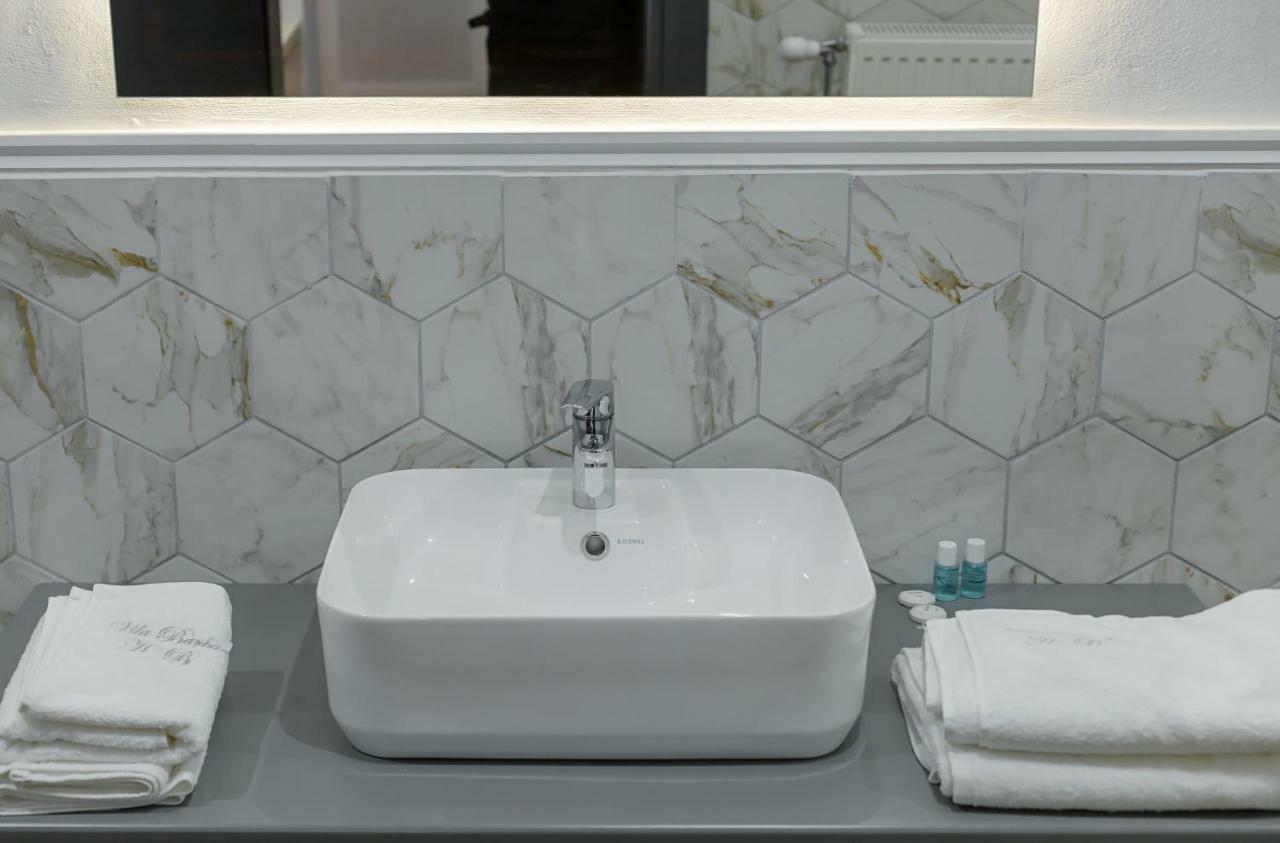 Barba Boutique Hotel Korce Bagian luar foto