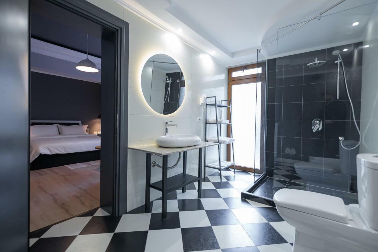Barba Boutique Hotel Korce Bagian luar foto